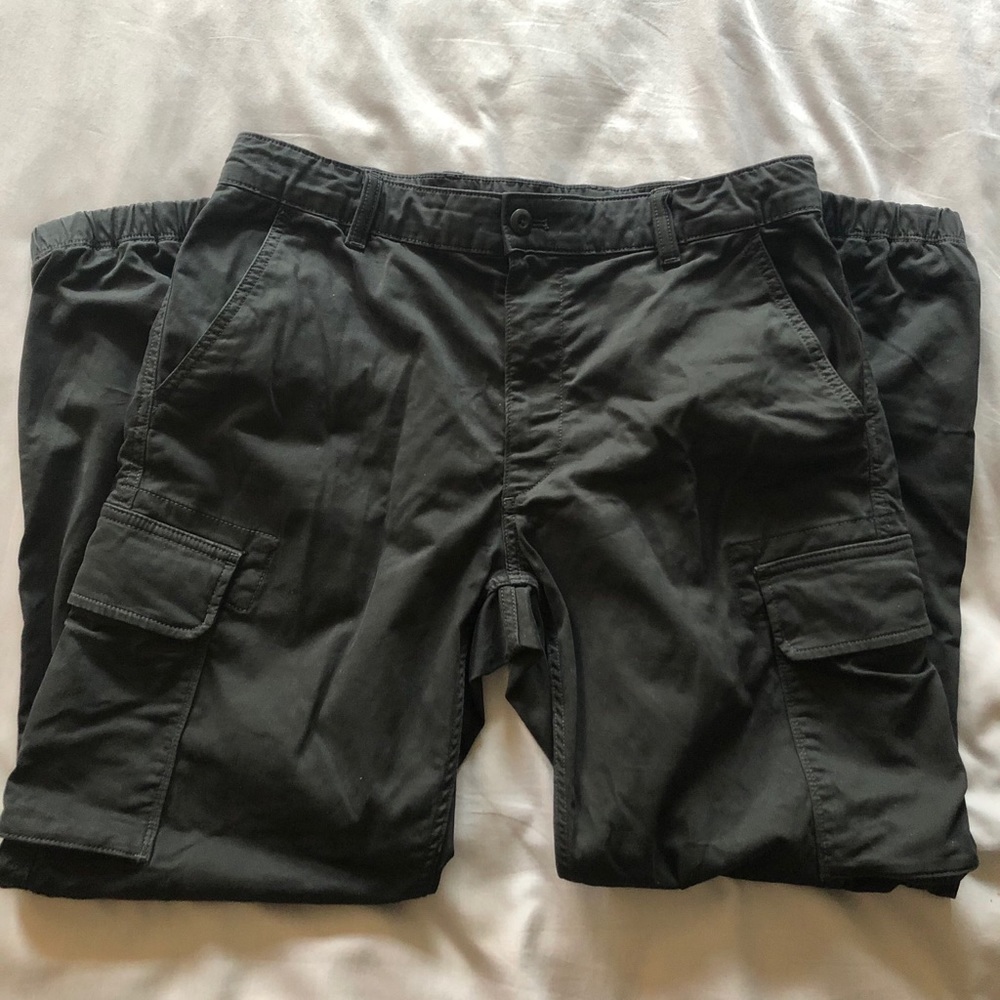 Uniqlo Cargo Jogger Pants NWOT